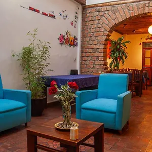 https://casa-de-las-rosas.cuenca-hotels.com